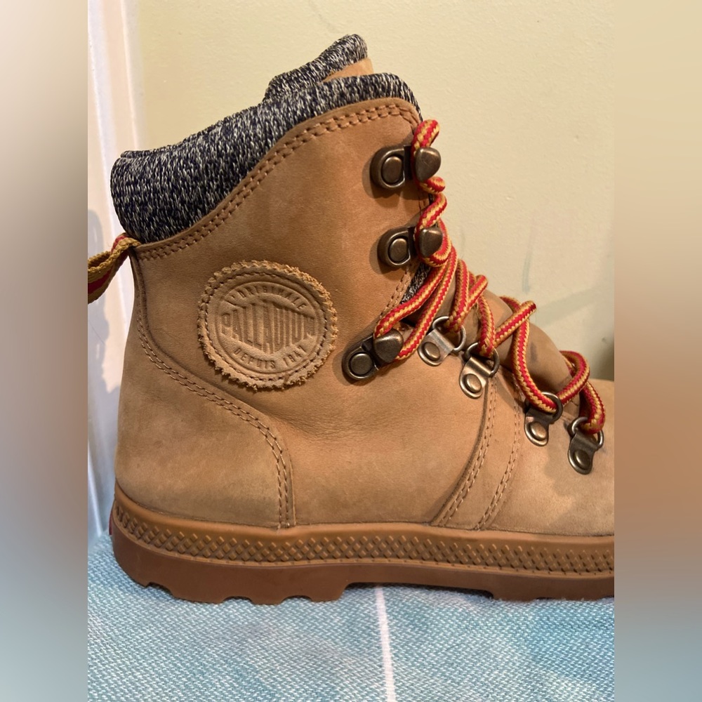 Palladium Hiker Boot Womens 5.5